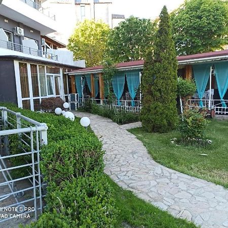 Apartments Danita & Restaurant&Pool Bar Warna Exterior foto